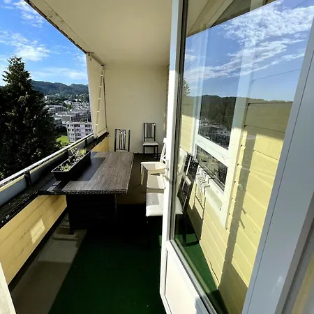 شقة Cozy With Balcony And Amazing View *
